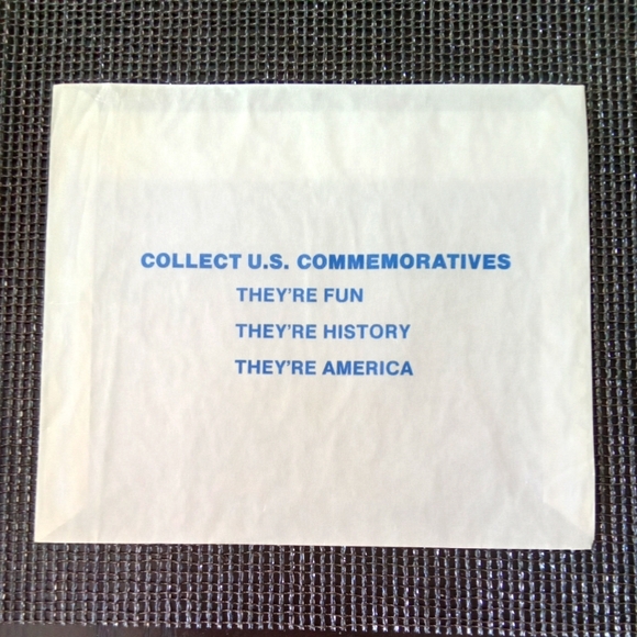 Young Elvis 1992 Commemorative US Postage Stamps - Picture 3 of 8